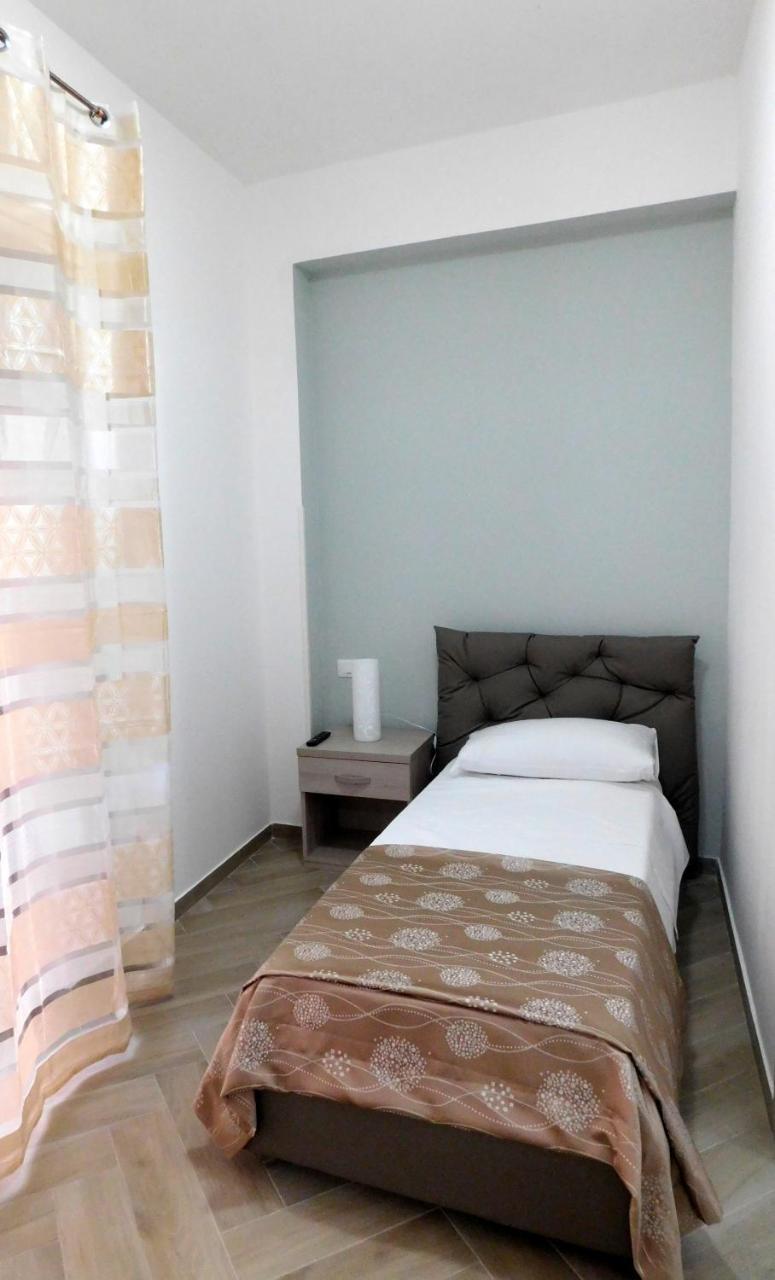Acrobatic Bed & Breakfast Villa San Giovanni